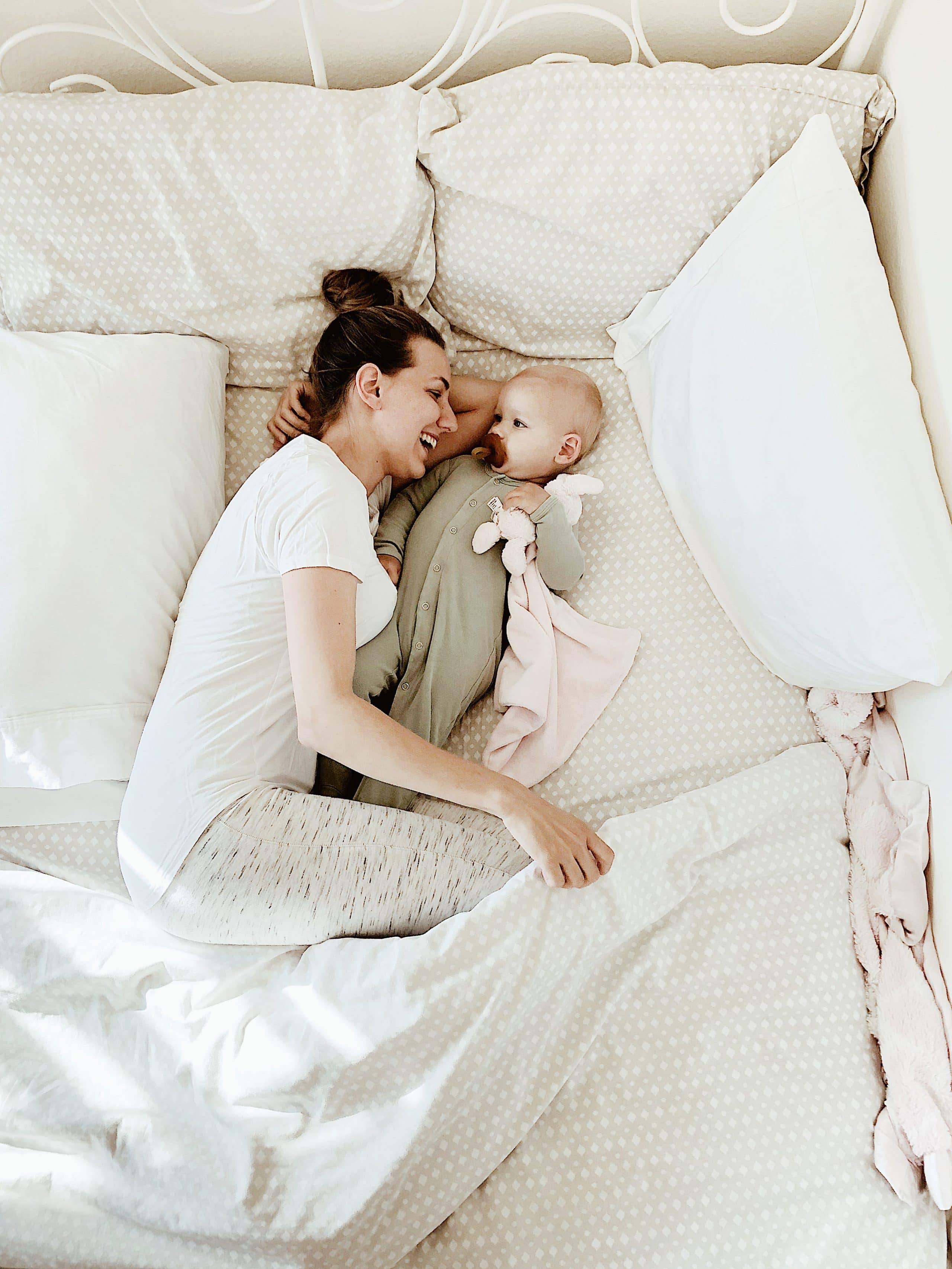 8 Tips for Co-Sleeping Safely and Successfully #cosleeping #motherhood