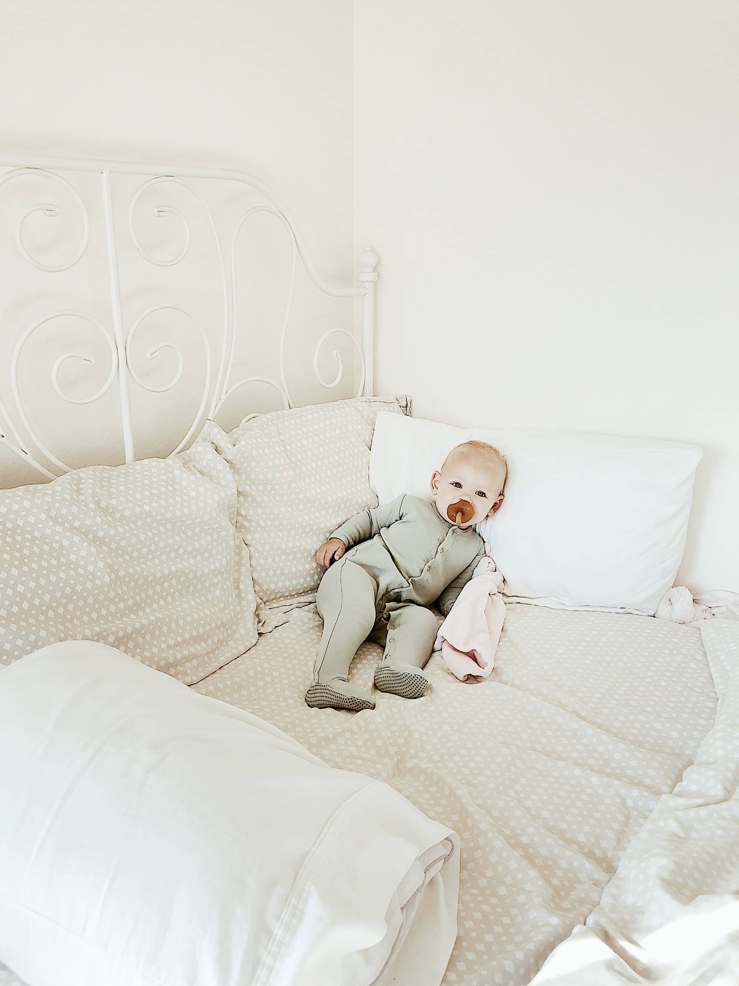 8 Tips for Co-Sleeping Safely and Successfully #cosleeping #motherhood