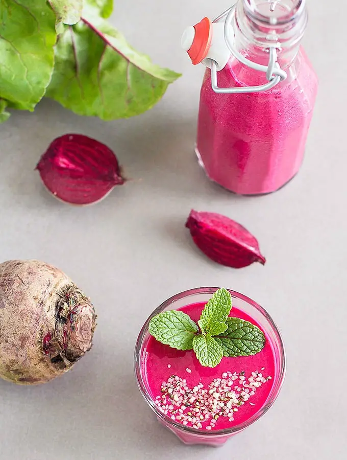 Raw Beet Raspberry Power Smoothie