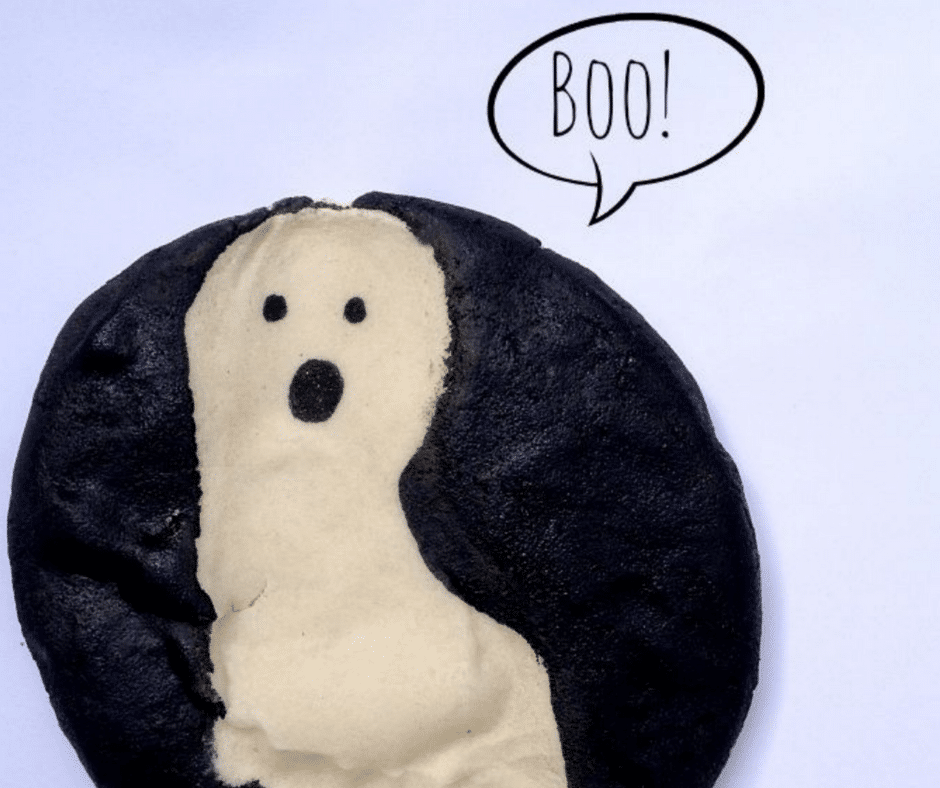 Ghost Footprint Keepsake - Halloween Crafts for Toddlers
