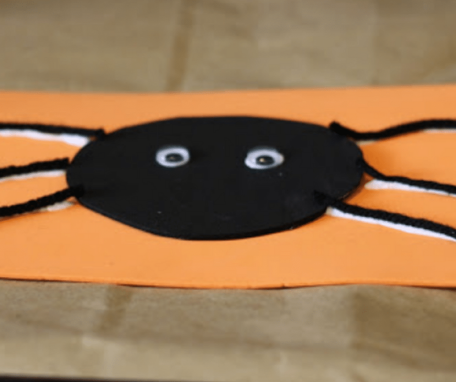 Yarn Spider - Halloween Crafts for Toddlers